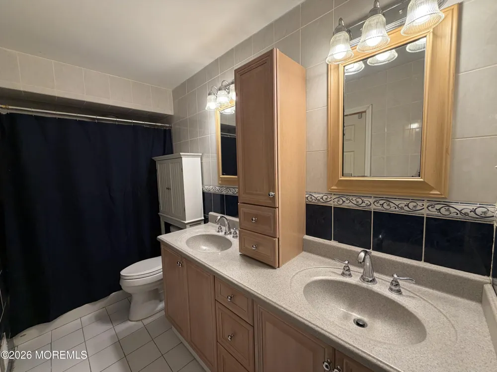 32 Brunswick Drive Howell, NJ 07731