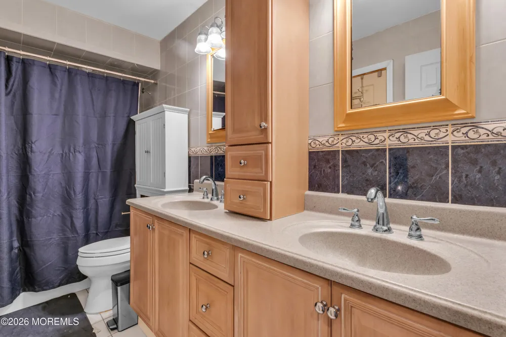 32 Brunswick Drive Howell, NJ 07731
