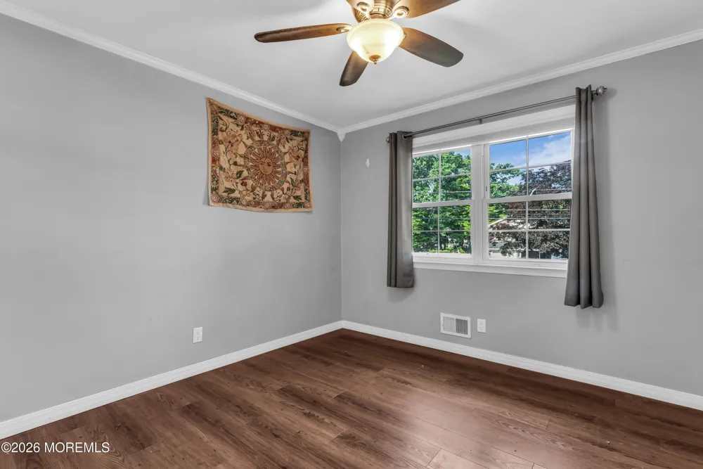 32 Brunswick Drive Howell, NJ 07731