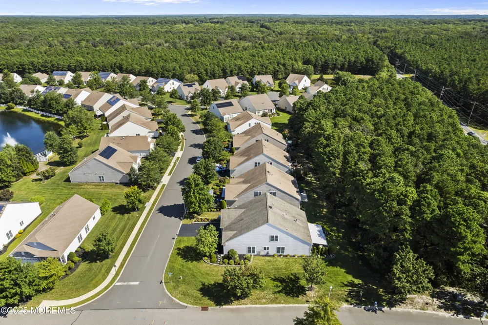 2 Chalfont Lane Manchester, NJ 08759