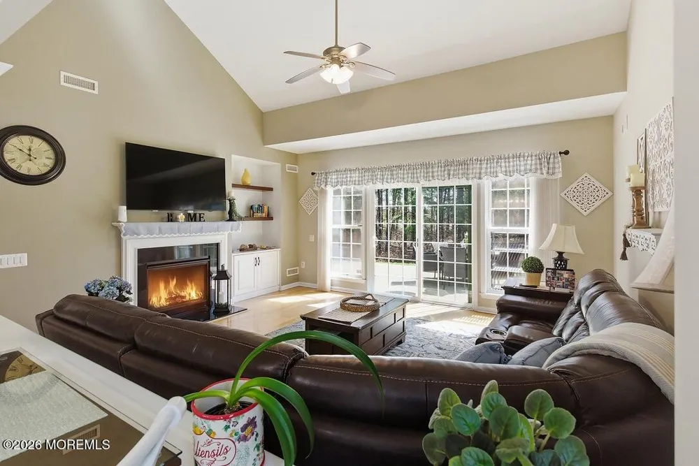 2 Chalfont Lane Manchester, NJ 08759