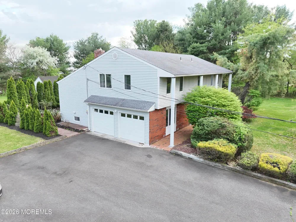 1 Flintlock Road Freehold, NJ 07728