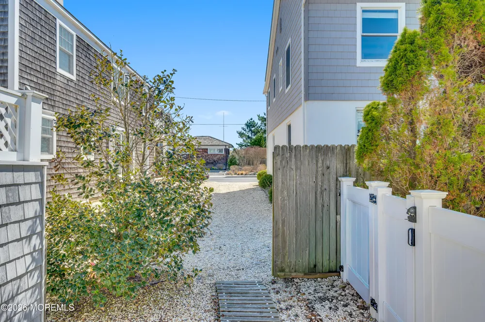 973 Ocean Avenue Mantoloking, NJ 08738