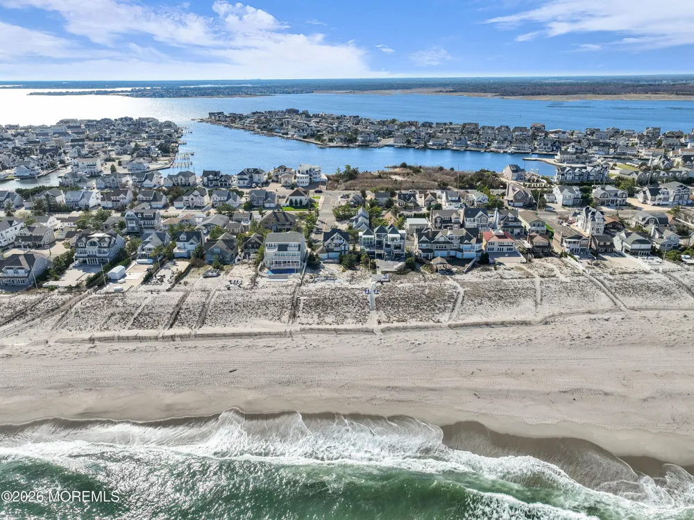154 Bay Avenue Mantoloking, NJ 08738