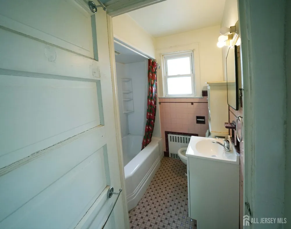211 S 11 AVENUE #2 Highland Park, NJ 08904