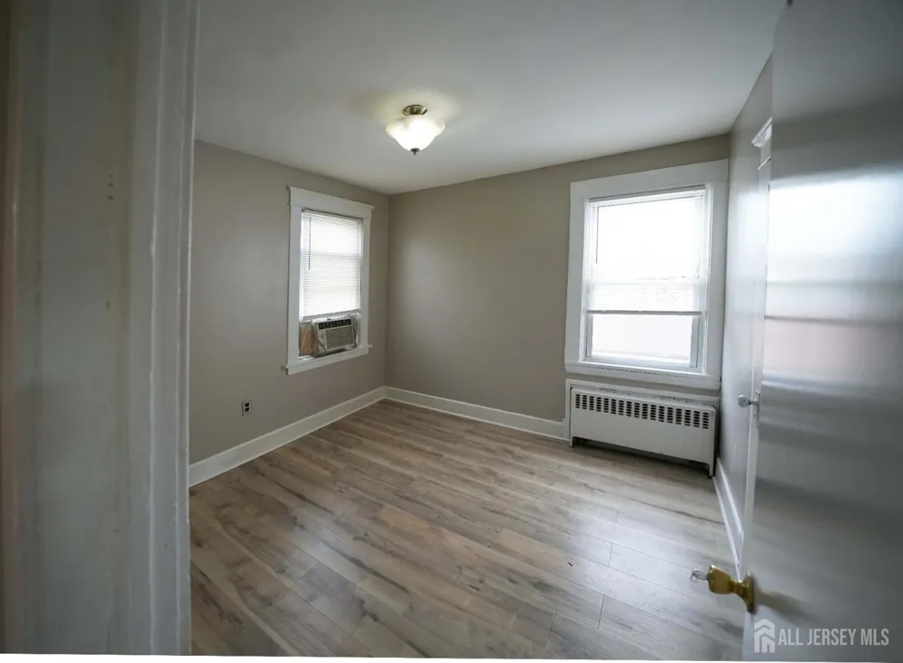 211 S 11 AVENUE #2 Highland Park, NJ 08904