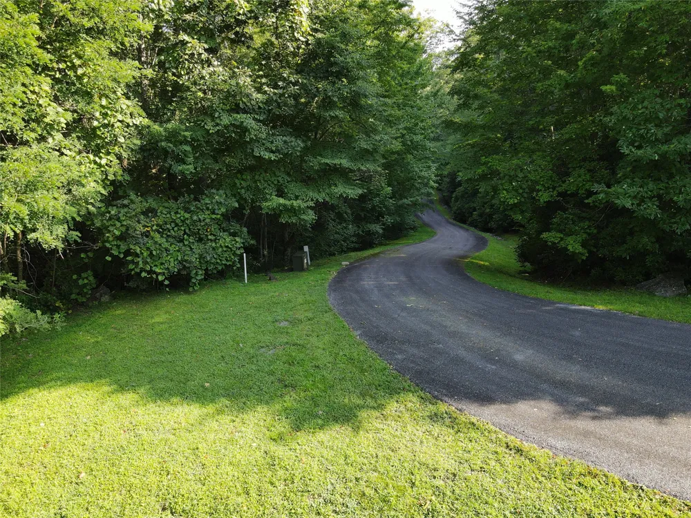 9 Old Forester Trail Cullowhee, NC 28723