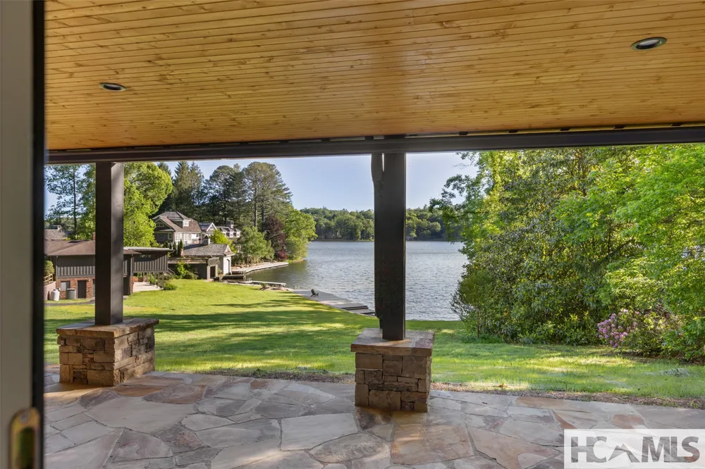 905 Cold Mountain Road Lake Toxaway, NC 28747