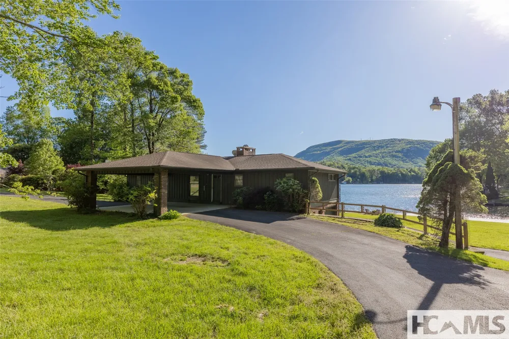 905 Cold Mountain Road Lake Toxaway, NC 28747