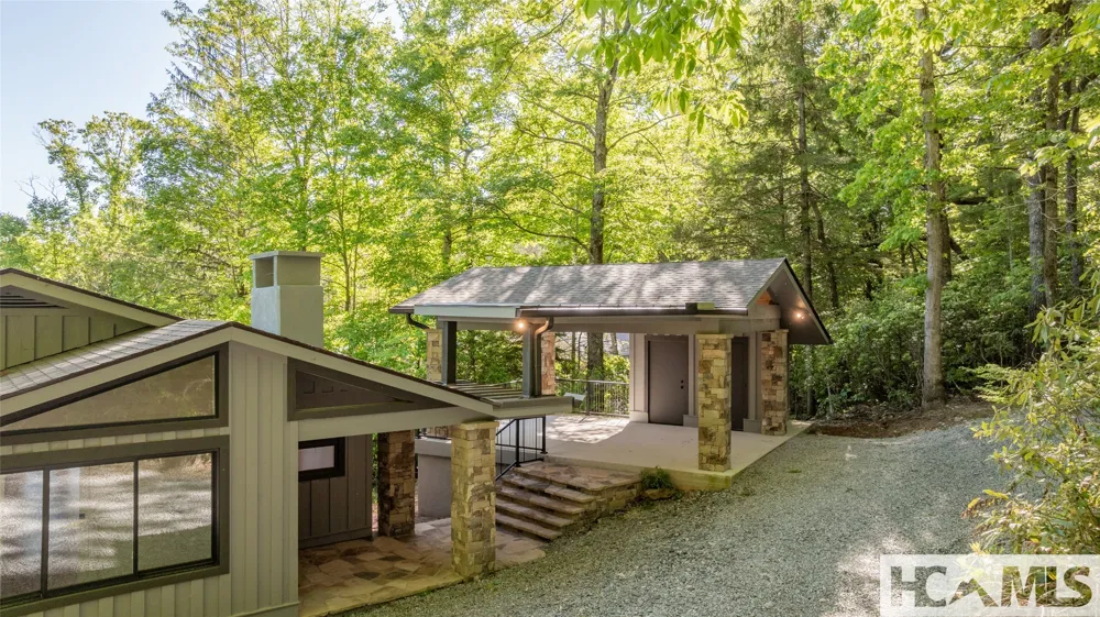 905 Cold Mountain Road Lake Toxaway, NC 28747