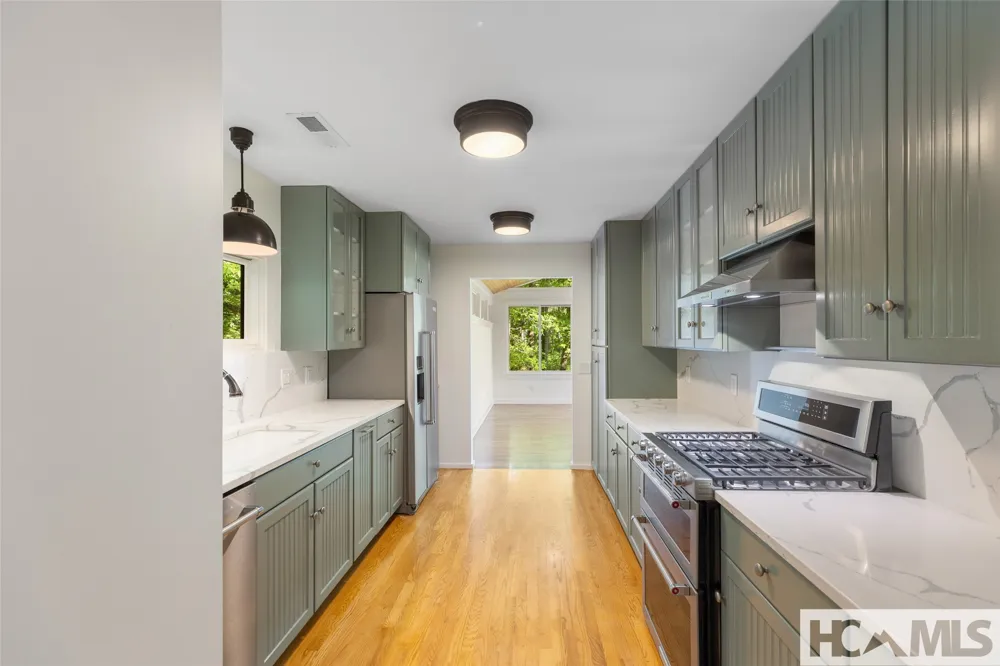 905 Cold Mountain Road Lake Toxaway, NC 28747