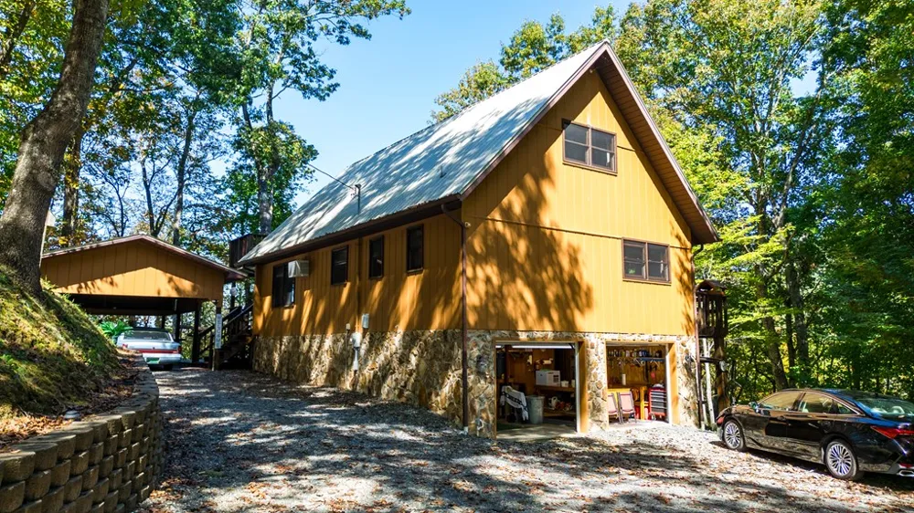 494 Lazy Lane Whittier, NC 28789