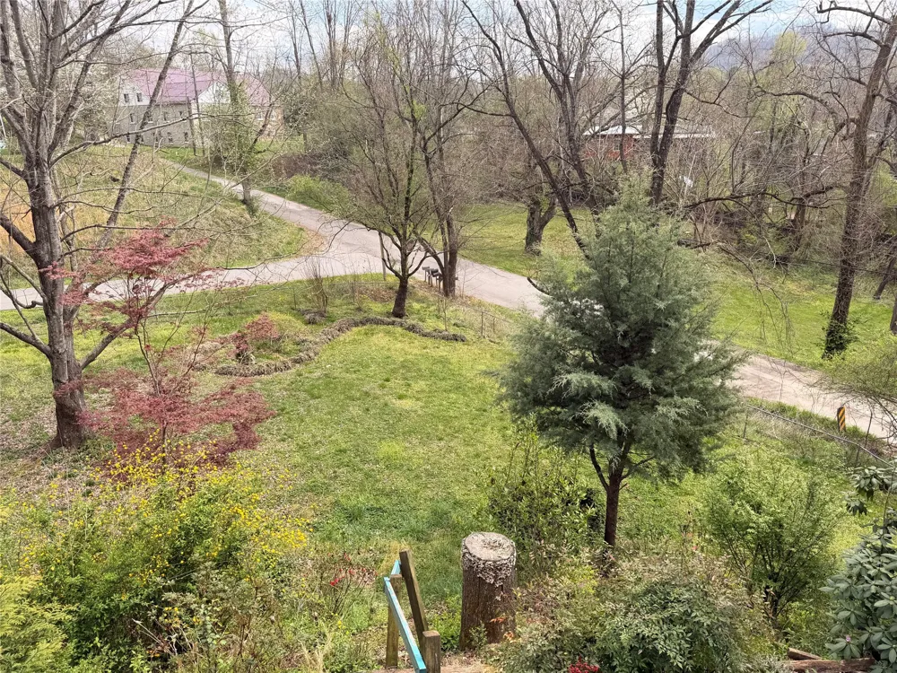 29 Regal Avenue Sylva, NC 28779