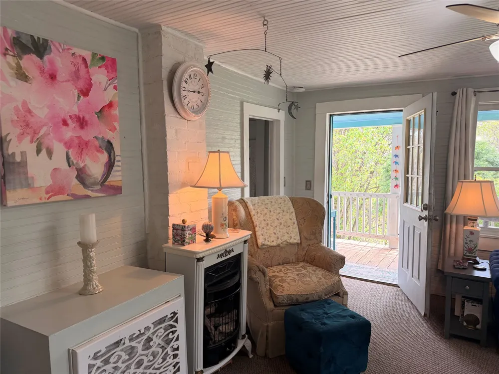 29 Regal Avenue Sylva, NC 28779