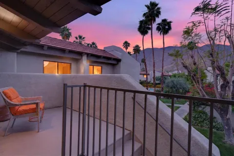 1150 E Amado Road #8c2