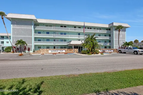 325 Causeway #D104