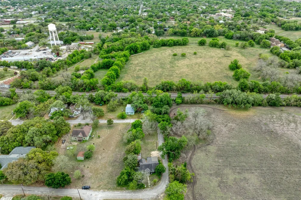 1002 Proctor Street Lockhart, TX 78644