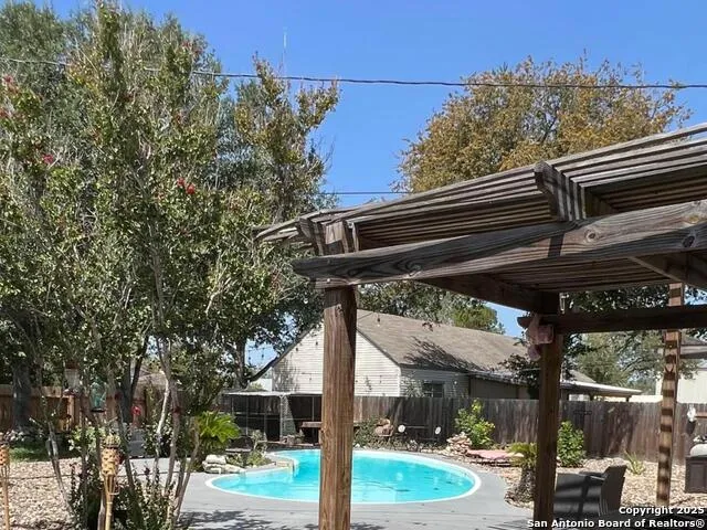 300 E Church St Three Rivers, TX 78071