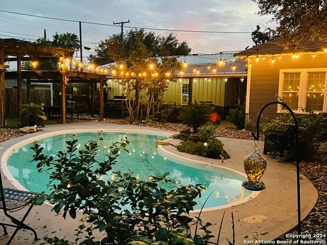 300 E Church St Three Rivers, TX 78071