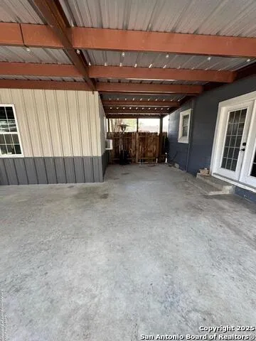 300 E Church St Three Rivers, TX 78071