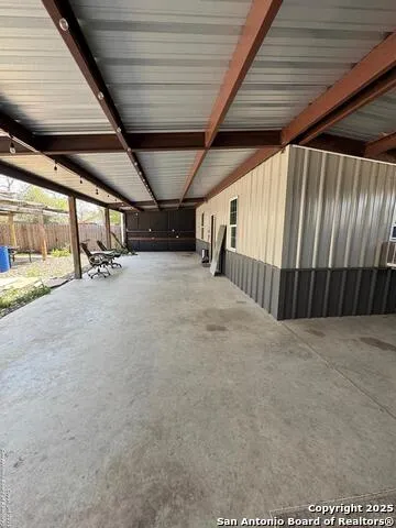300 E Church St Three Rivers, TX 78071