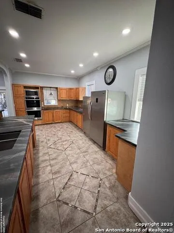 300 E Church St Three Rivers, TX 78071