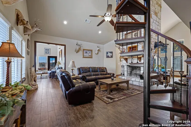 163 County Road 283 Harwood, TX 78632