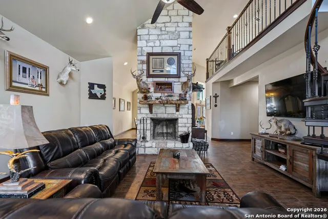 163 County Road 283 Harwood, TX 78632