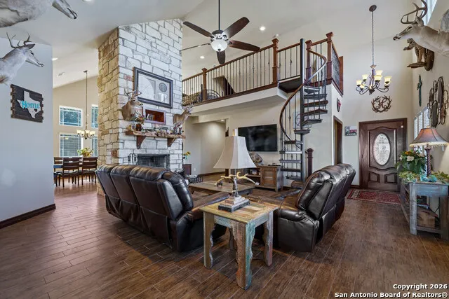 163 County Road 283 Harwood, TX 78632