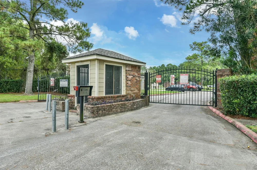 2501 Gulf Freeway #274 Dickinson, TX 77539