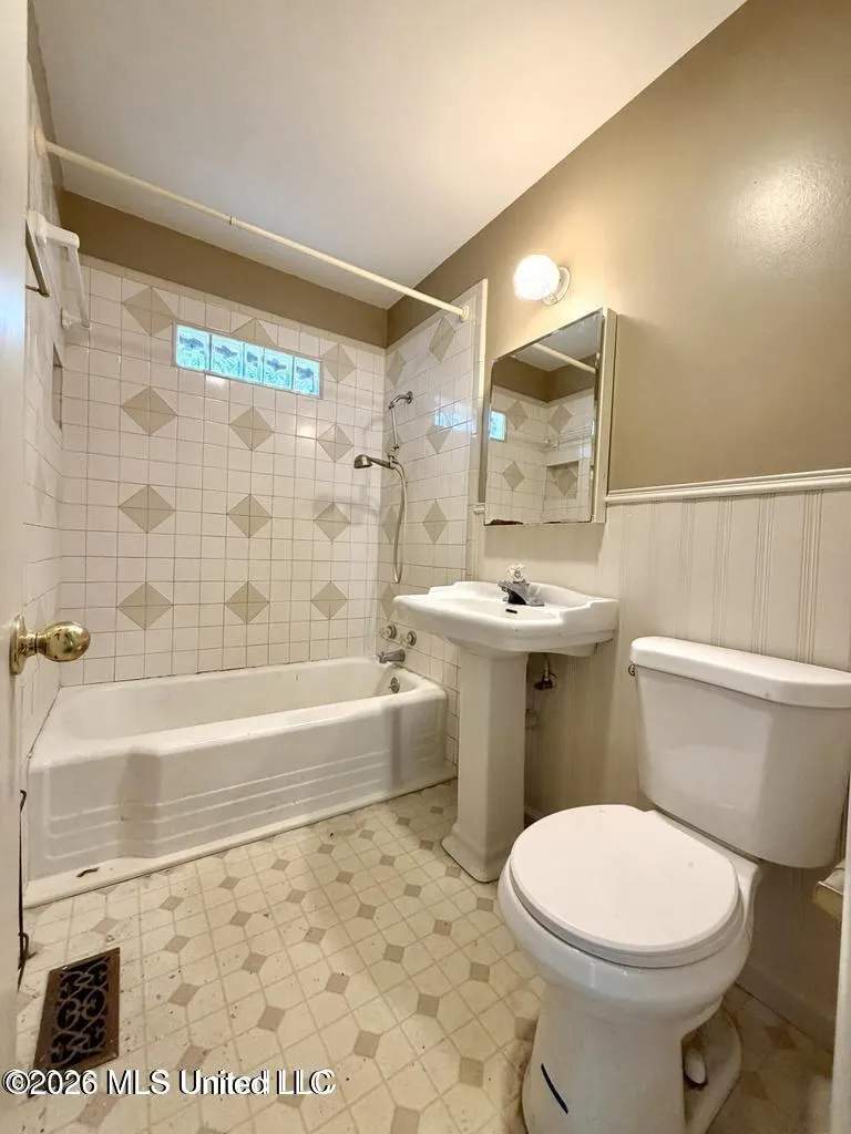 1003 S Jackson Street Brookhaven, MS 39601