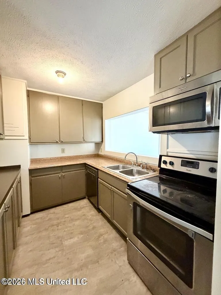 1003 S Jackson Street Brookhaven, MS 39601