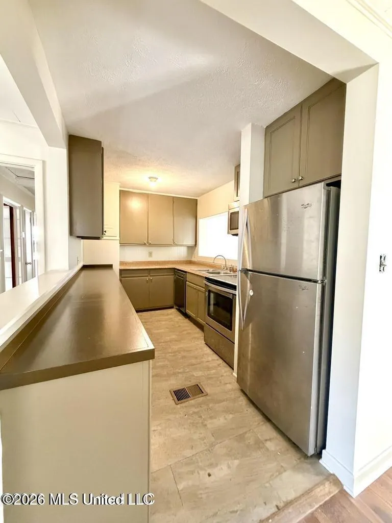 1003 S Jackson Street Brookhaven, MS 39601