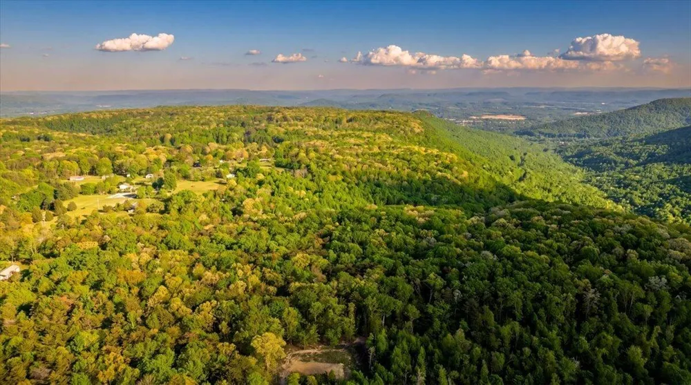 Sequatchie Mountain Road Sequatchie, TN 37374