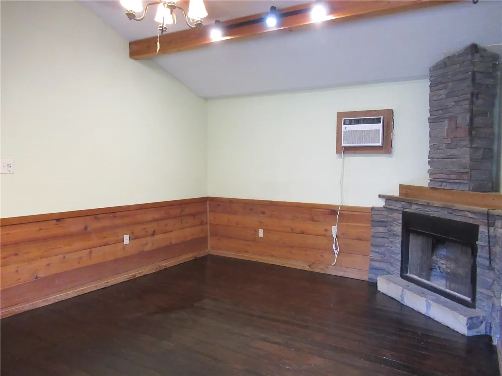 184 Hickory Drive Onalaska, TX 77360