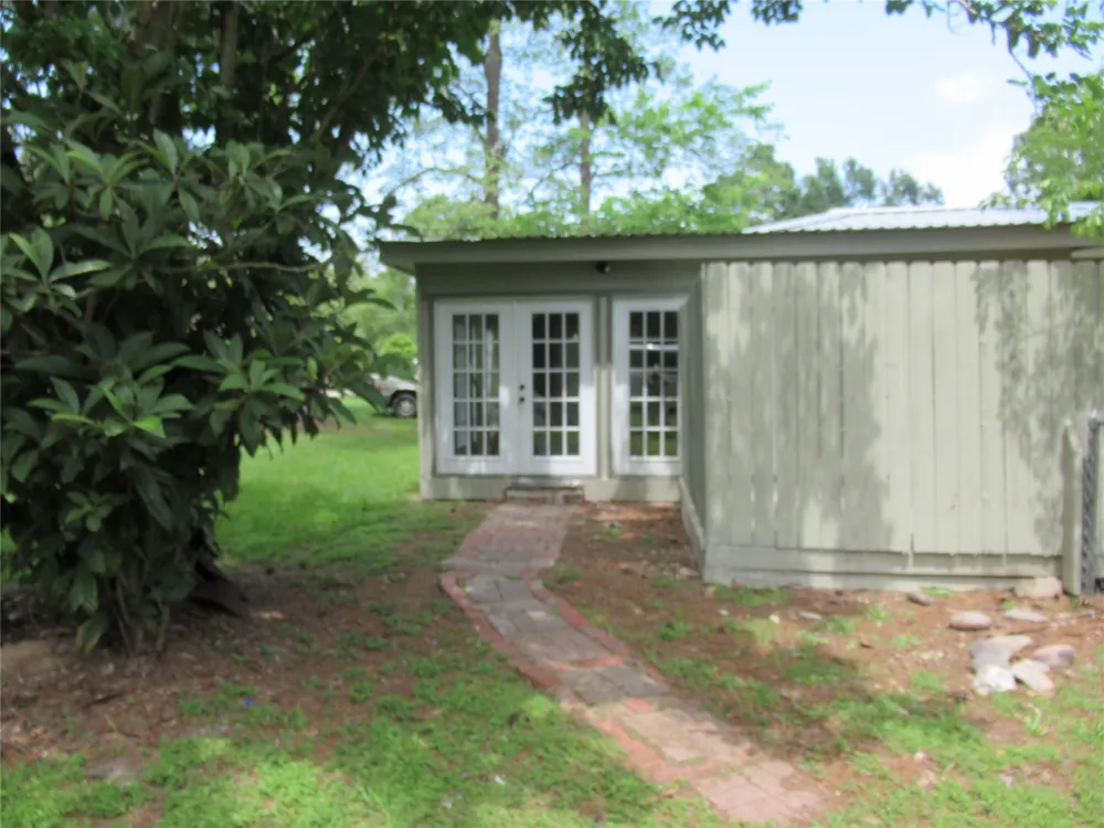 184 Hickory Drive Onalaska, TX 77360