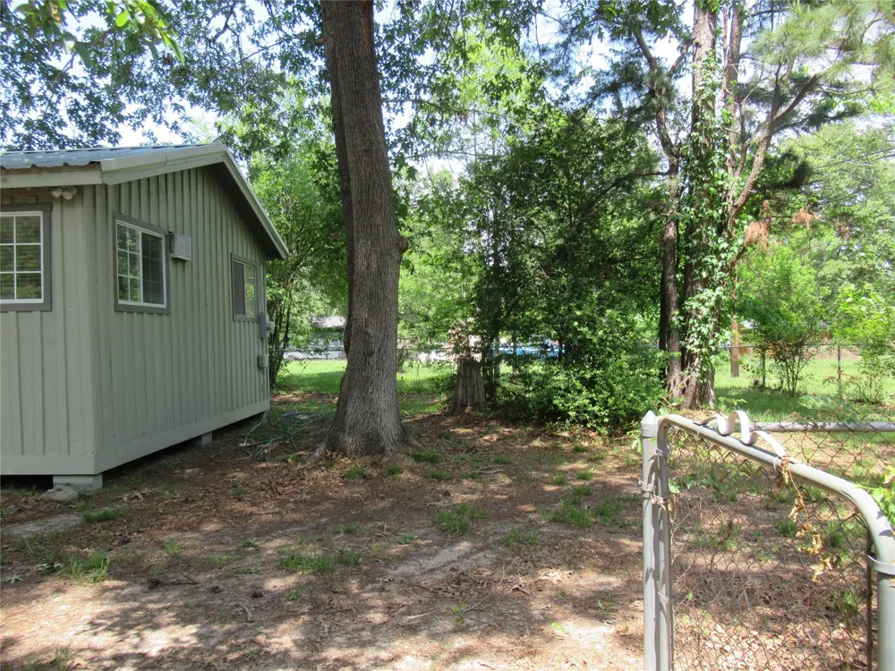 184 Hickory Drive Onalaska, TX 77360