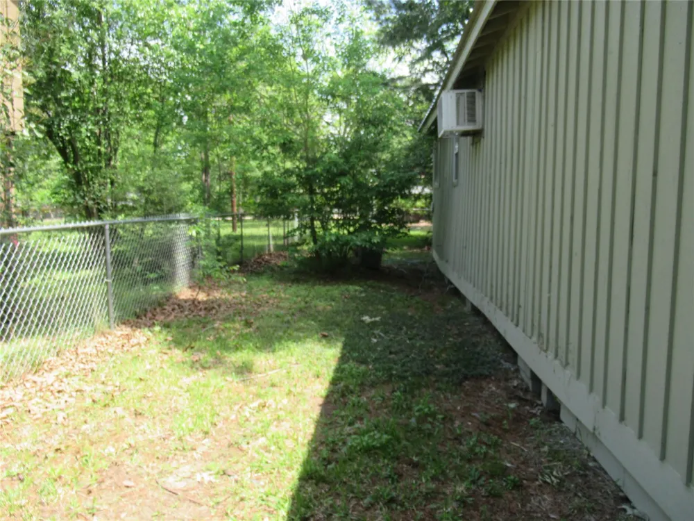 184 Hickory Drive Onalaska, TX 77360