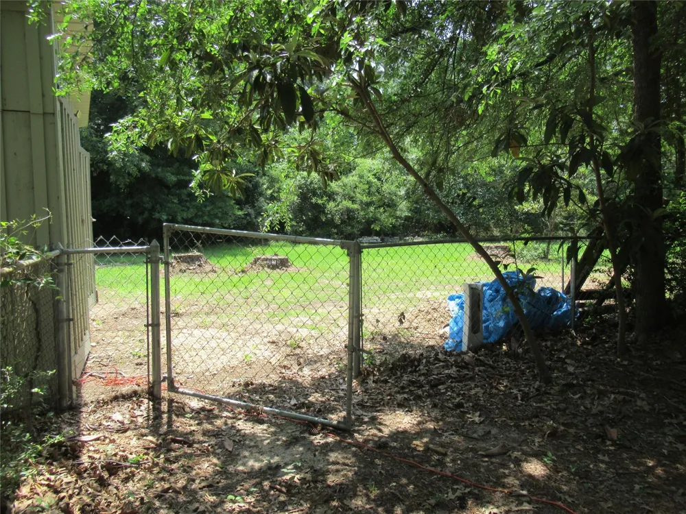 184 Hickory Drive Onalaska, TX 77360