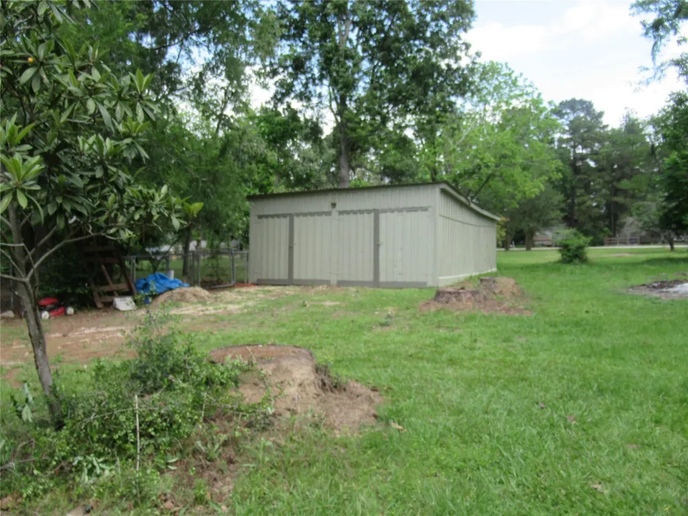 184 Hickory Drive Onalaska, TX 77360