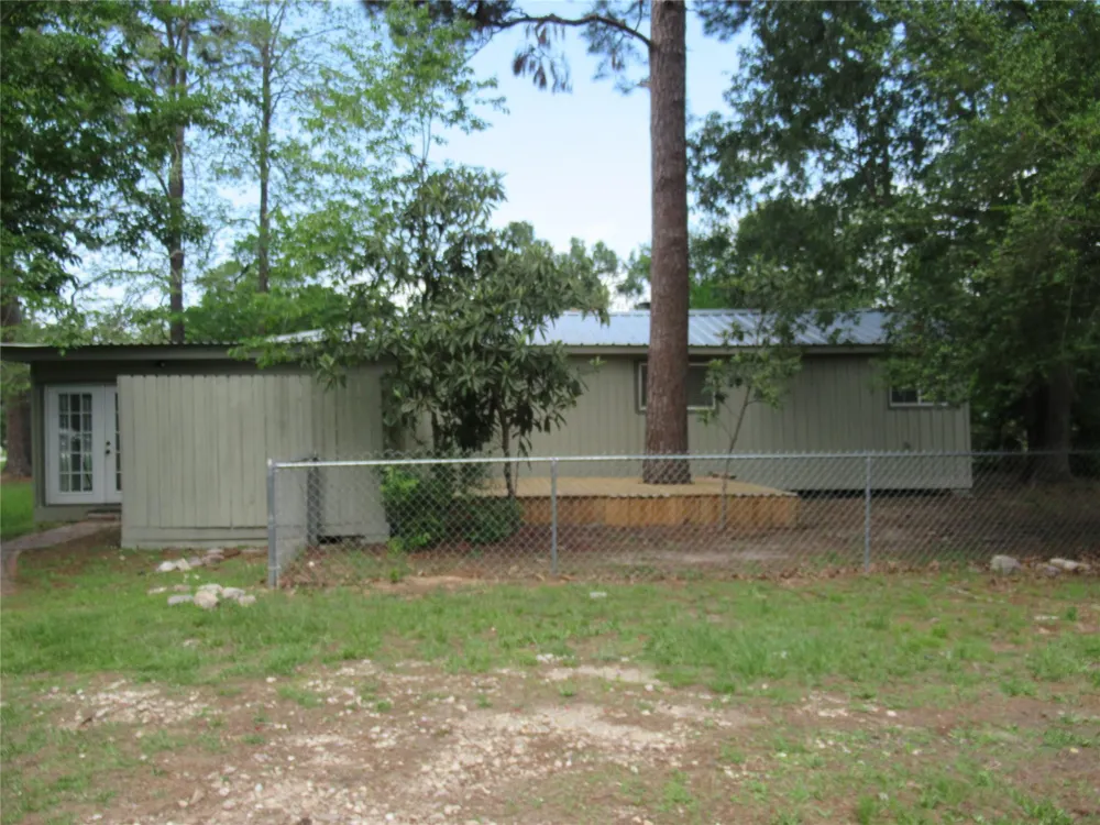 184 Hickory Drive Onalaska, TX 77360