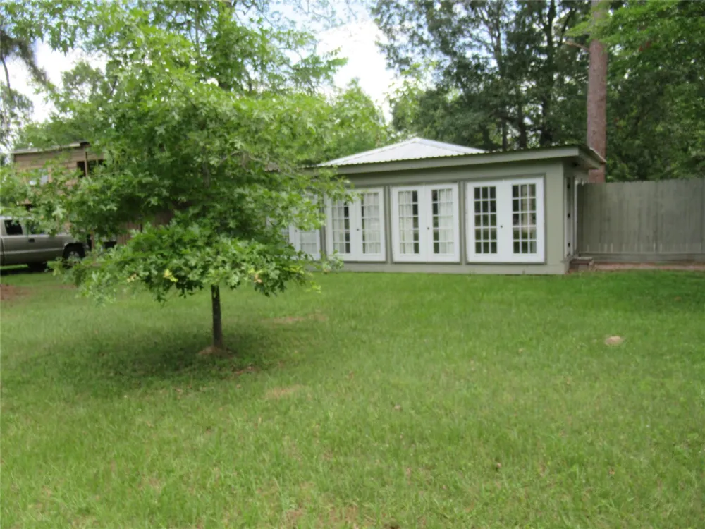 184 Hickory Drive Onalaska, TX 77360