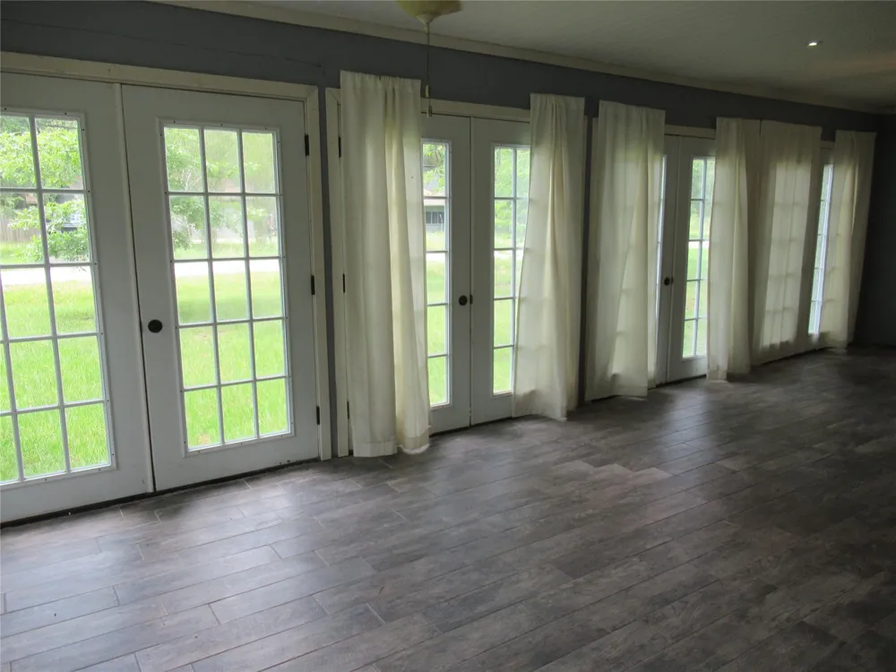 184 Hickory Drive Onalaska, TX 77360
