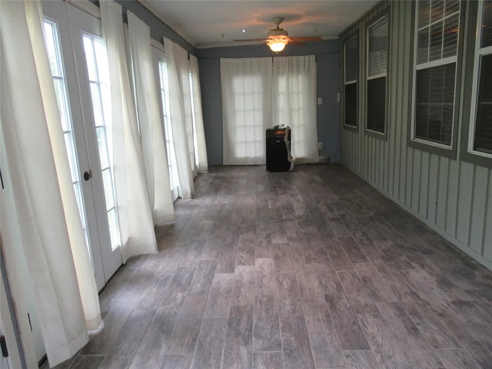 184 Hickory Drive Onalaska, TX 77360