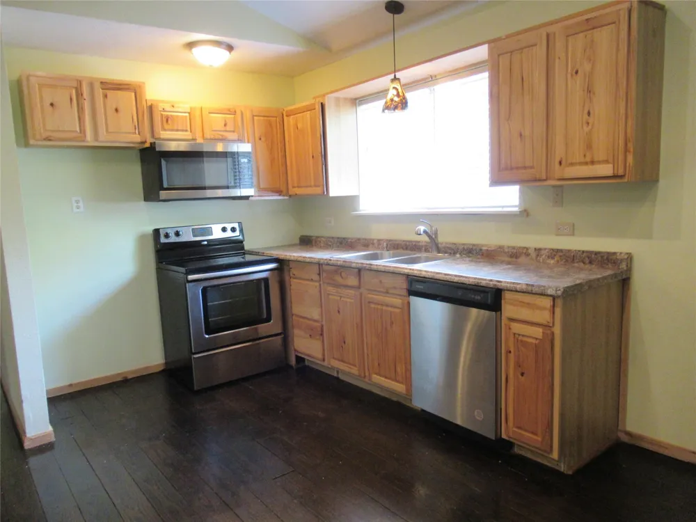 184 Hickory Drive Onalaska, TX 77360