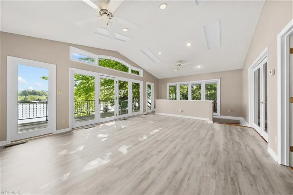 330 Hillview Drive Lexington, NC 27292