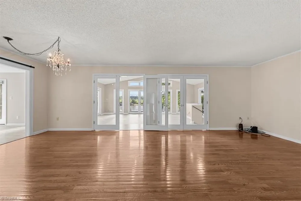 330 Hillview Drive Lexington, NC 27292