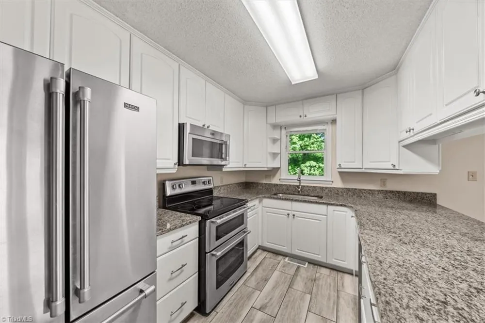 330 Hillview Drive Lexington, NC 27292