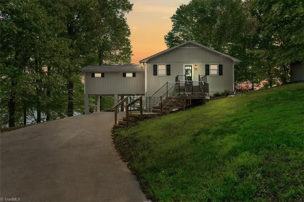 330 Hillview Drive Lexington, NC 27292