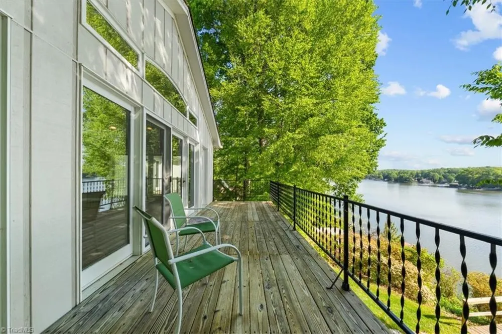330 Hillview Drive Lexington, NC 27292